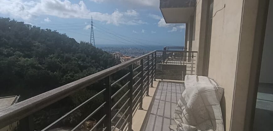 For Sale: Apartment in Ain Najem