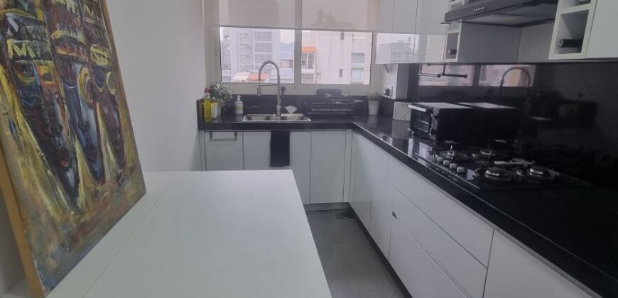 For Sale: Apartment in Achrafieh