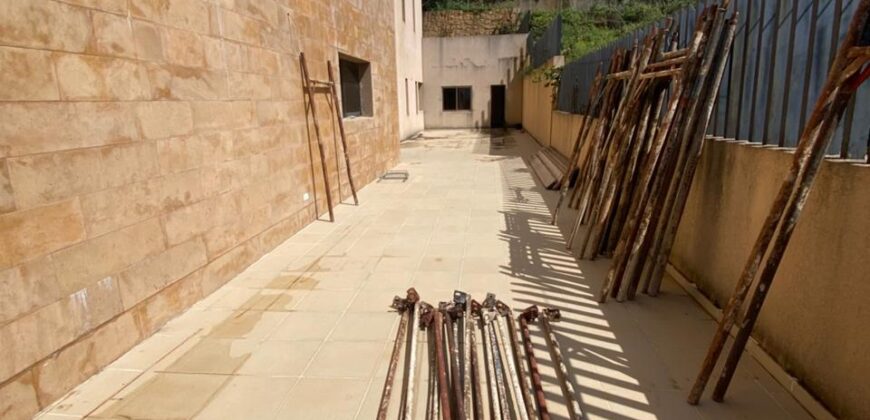 For Sale: Apartment in Naccache