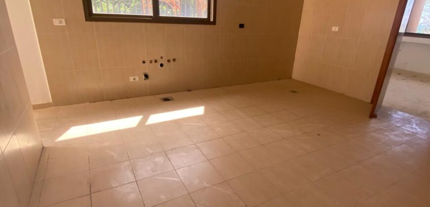 For Sale: Apartment in Naccache