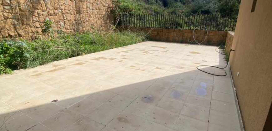 For Sale: Apartment in Naccache