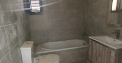 For Sale: Apartment in Ain Saade