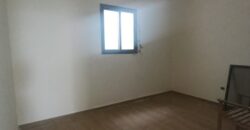 For Sale: Apartment in Ain Saade