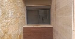 For Sale: Apartment in Ain Saade