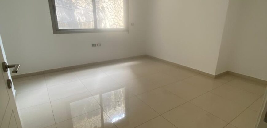 For Sale: Apartment in Dbayeh