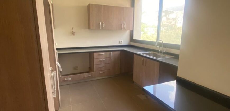 For Sale: Apartment in Dbayeh