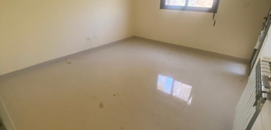 For Sale: Apartment in Dbayeh