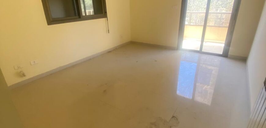 For Sale: Apartment in Dbayeh