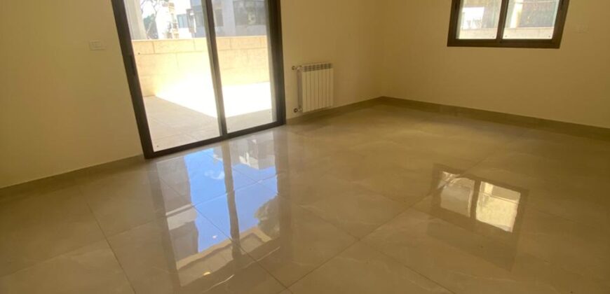 For Sale: Apartment in Naccache