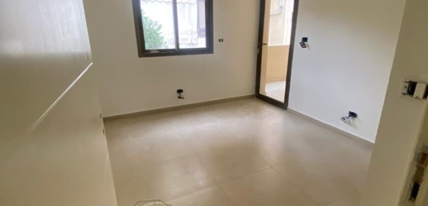 For Sale: Apartment in Dbayeh