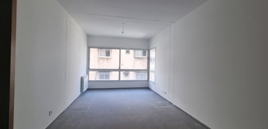 For Sale: Apartment in Achrafieh