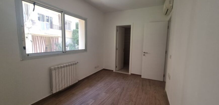 For Sale: Apartment in Achrafieh