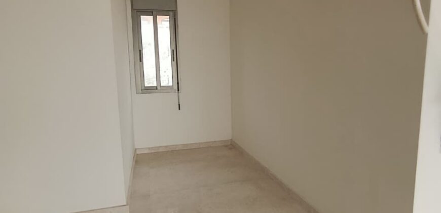 For Sale: Apartment in Bsalim