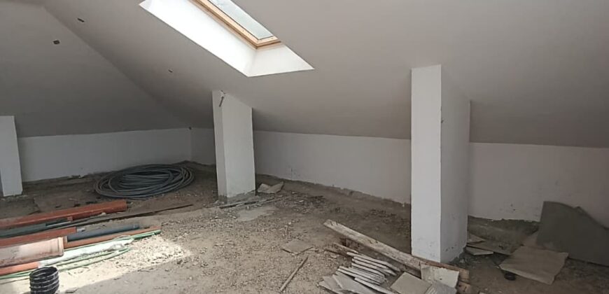 For Sale: Apartment in Bsalim