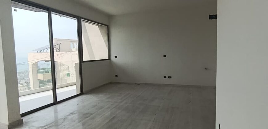For Sale: Apartment in Bsalim