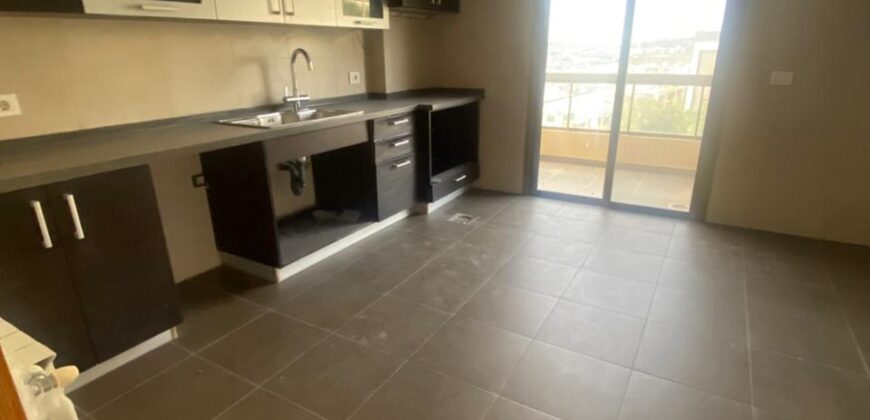 For Sale: Apartment in Dbayeh