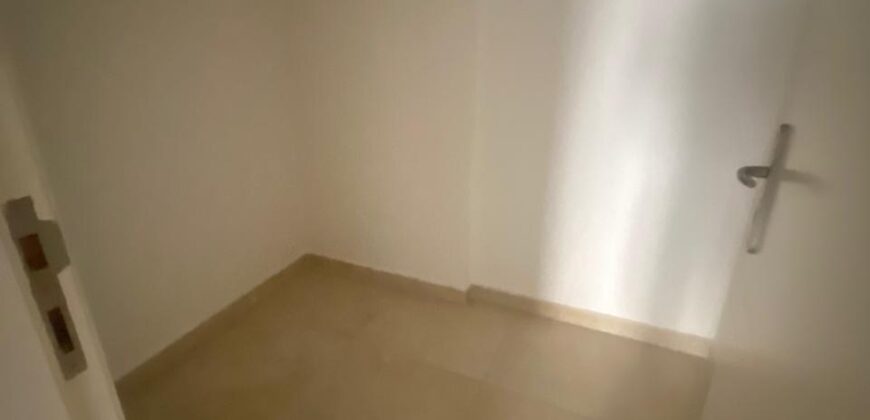 For Sale: Apartment in Dbayeh