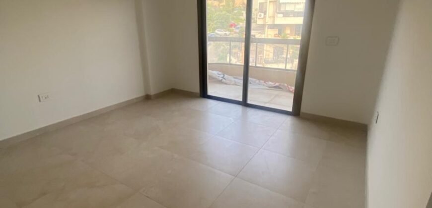 For Sale: Apartment in Dbayeh