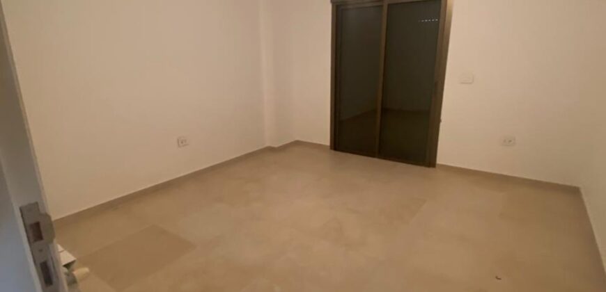 For Sale: Apartment in Dbayeh