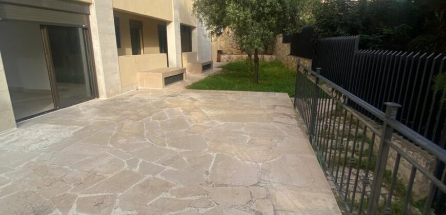 For Sale: Apartment in Dbayeh