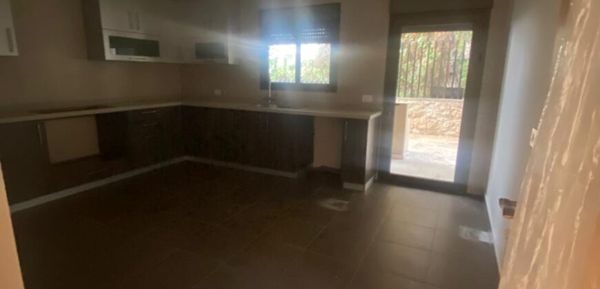 For Sale: Apartment in Dbayeh