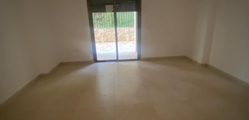 For Sale: Apartment in Dbayeh