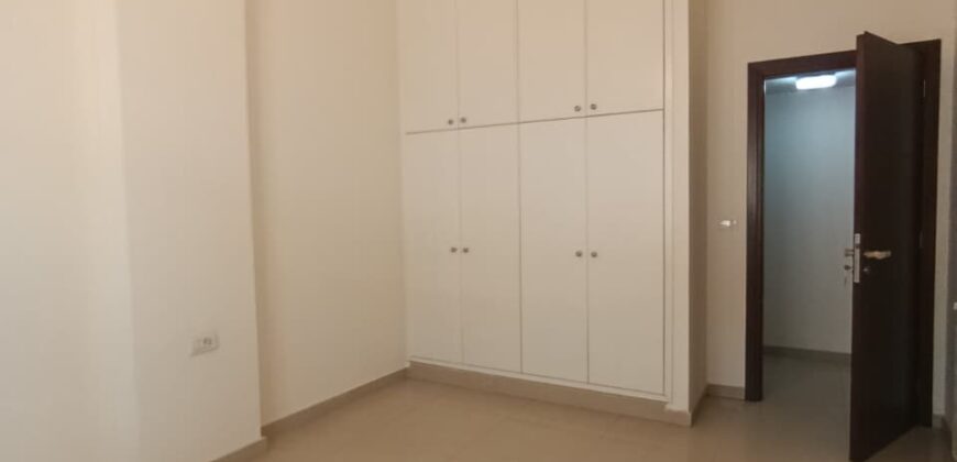 For Sale: Apartment in Mtayleb