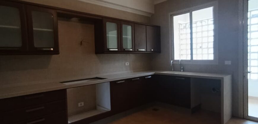 For Sale: Apartment in Mtayleb