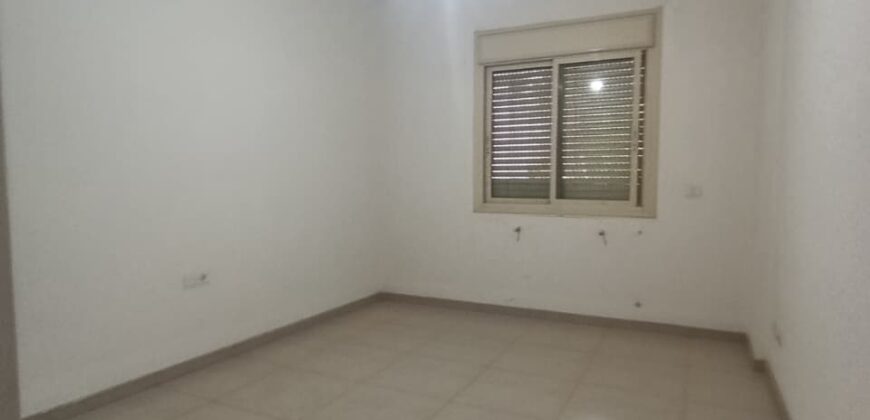 For Sale: Apartment in Mtayleb