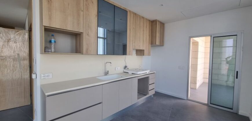 For Sale: Apartment in Achrafieh