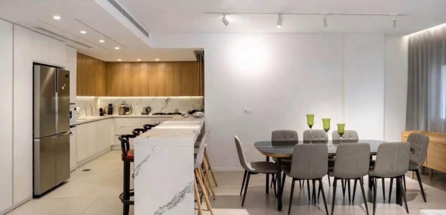 For Sale: Apartment in Achrafieh-Sioufi