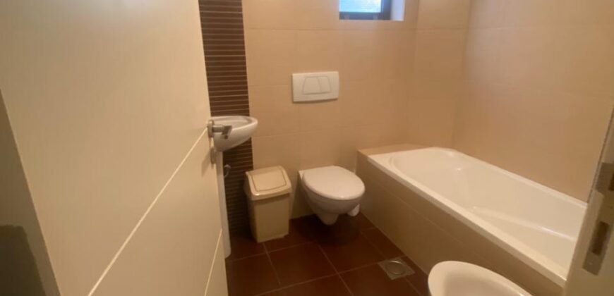 For Sale: Apartment in Awkar