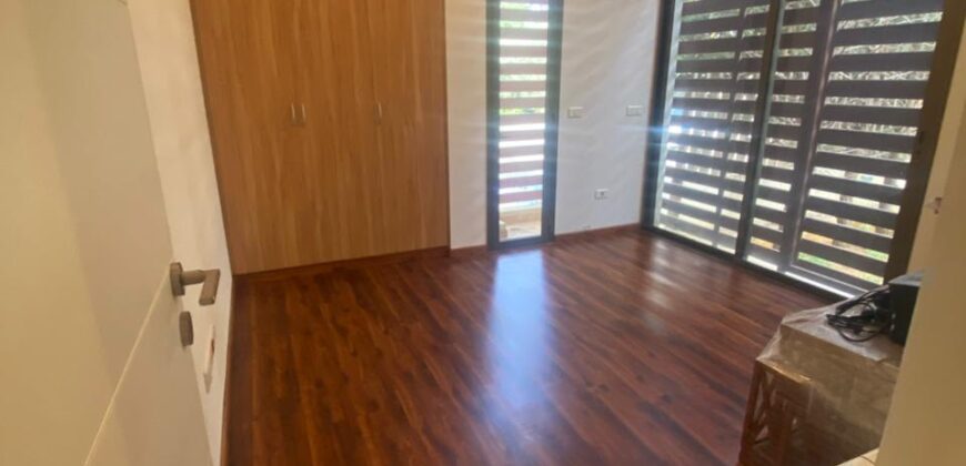 For Sale: Apartment in Awkar