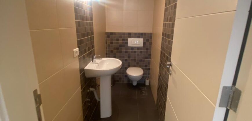 For Sale: Apartment in Awkar