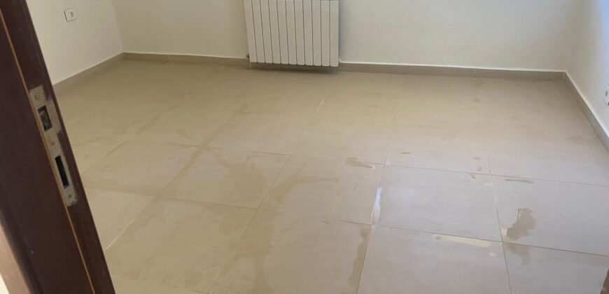 For Sale: Apartment in Beit Misk
