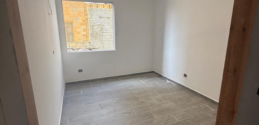 For Sale: Apartment in Daychounieh