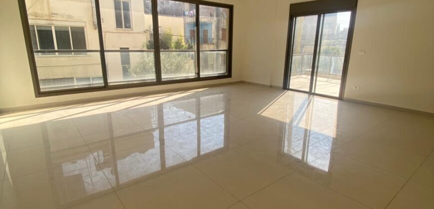 For Sale: Apartment in Naccache