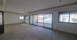For Sale: Apartment in Ras El Nabeh