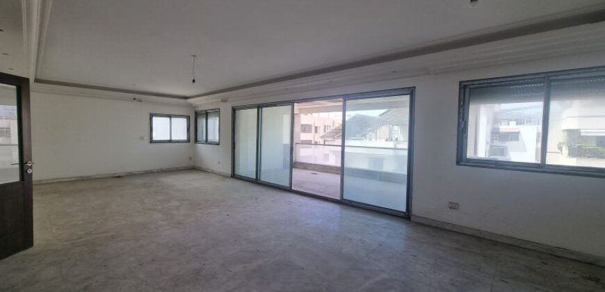 For Sale: Apartment in Ras El Nabeh