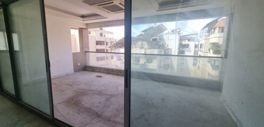 For Sale: Apartment in Ras El Nabeh