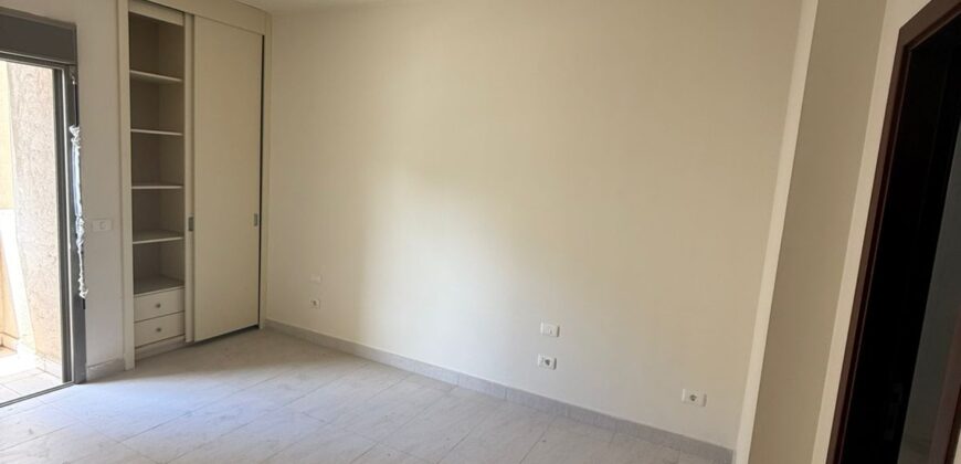 For Sale: Apartment in Jdeideh