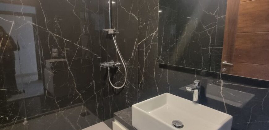 For Sale: Apartment in Ras El Nabeh