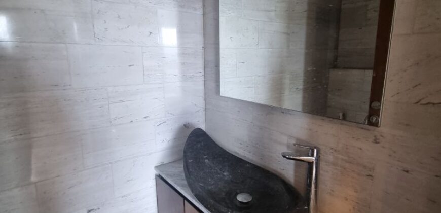 For Sale: Apartment in Ras El Nabeh