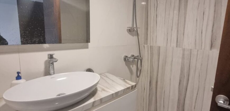 For Sale: Apartment in Ras El Nabeh