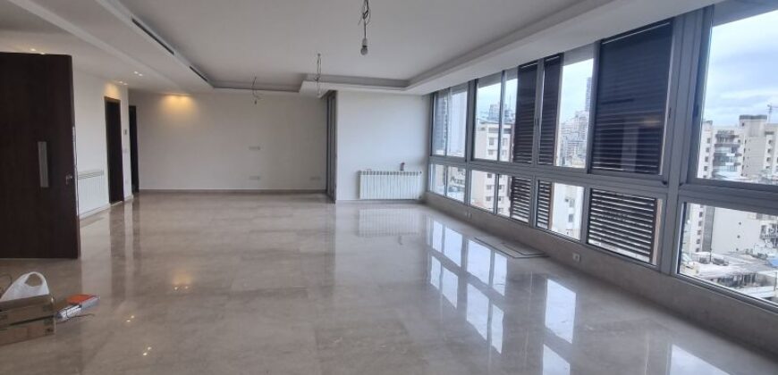 For Sale: Apartment in Ras El Nabeh