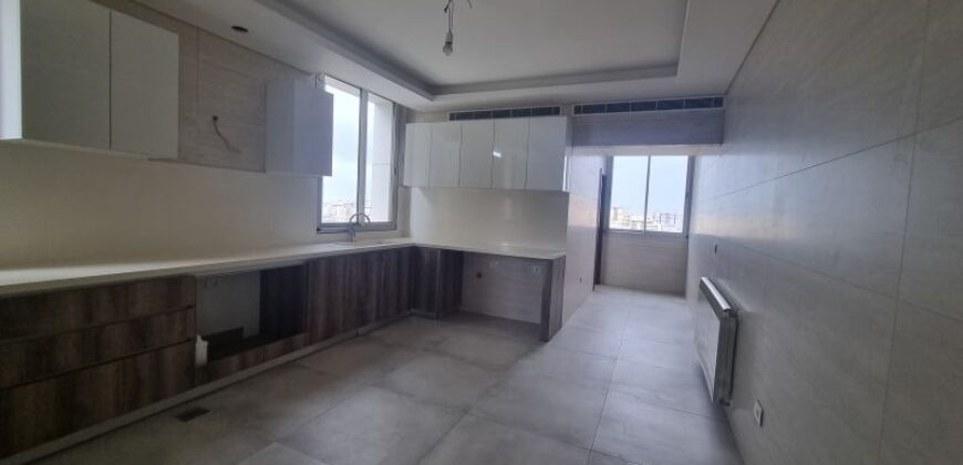 For Sale: Apartment in Ras El Nabeh