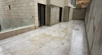 For Sale: Apartment in Mansourieh