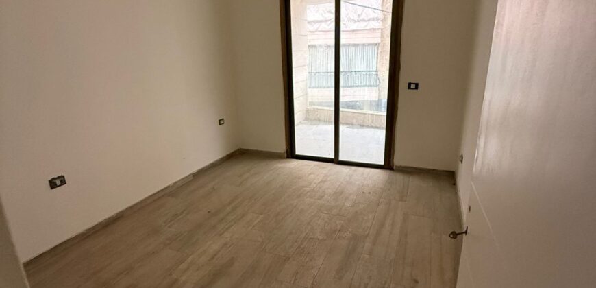For Sale: Apartment in Mansourieh
