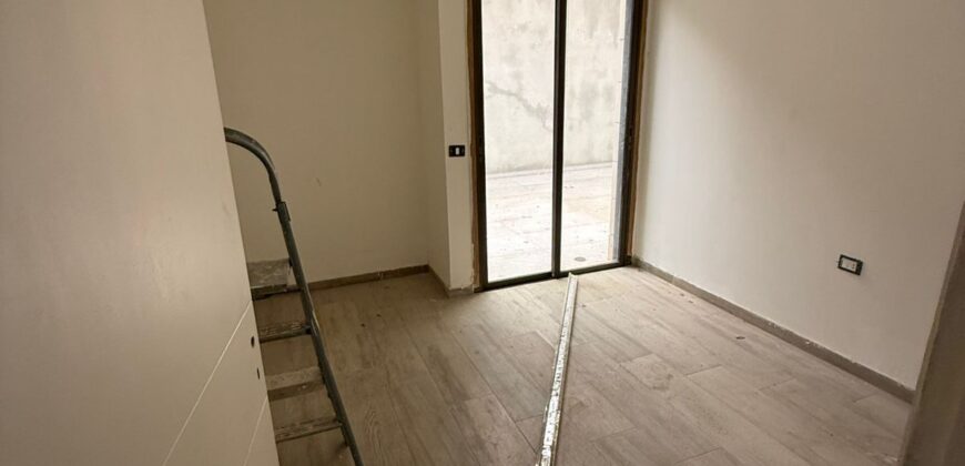 For Sale: Apartment in Mansourieh