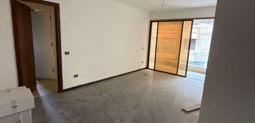 For Sale: Apartment in Mansourieh
